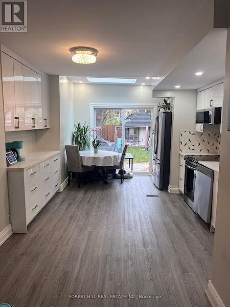Toronto 3 bedrooms House for rent. Property photo: 618902-3