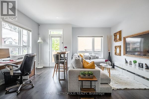 Toronto 3 bedrooms House for rent. Property photo: 619174-2