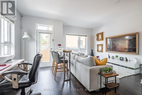 Toronto 3 bedrooms House for rent. Property photo: 619174-3