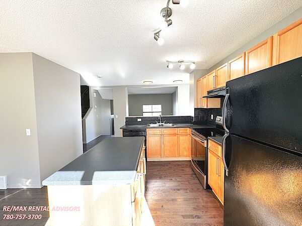 Edmonton 3 bedrooms Townhouse for rent. Property photo: 619683-3