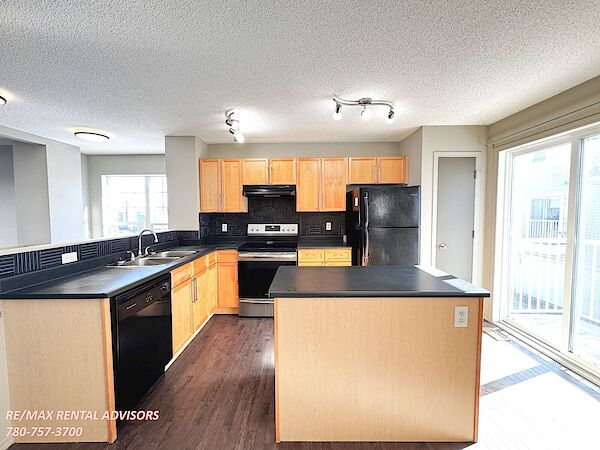Edmonton 3 bedrooms Townhouse for rent. Property photo: 619683-2