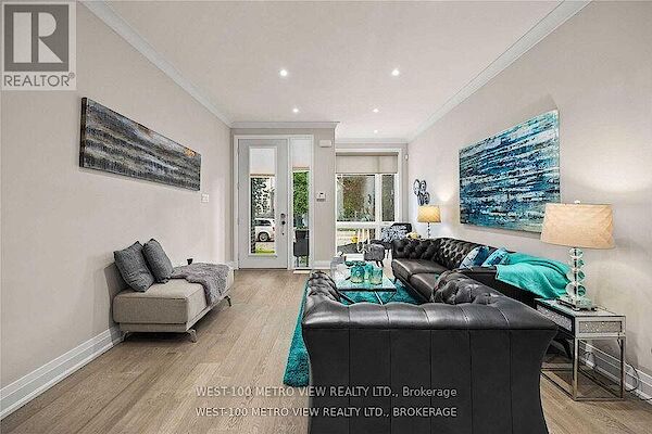 Toronto 4 bedrooms House for rent. Property photo: 619737-2