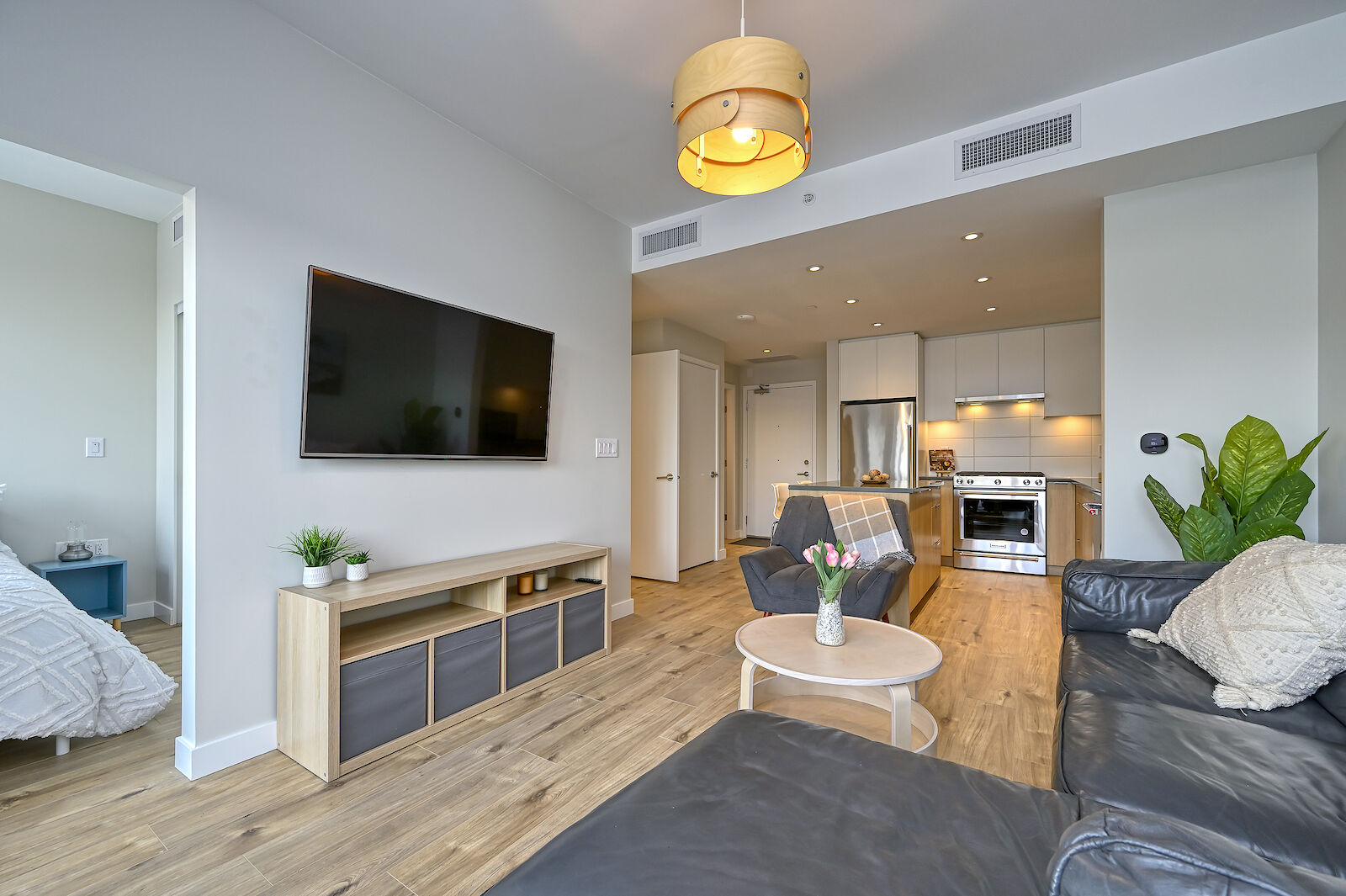 Vancouver 1 bedroom Condo Unit for rent. Property photo: 619957-1