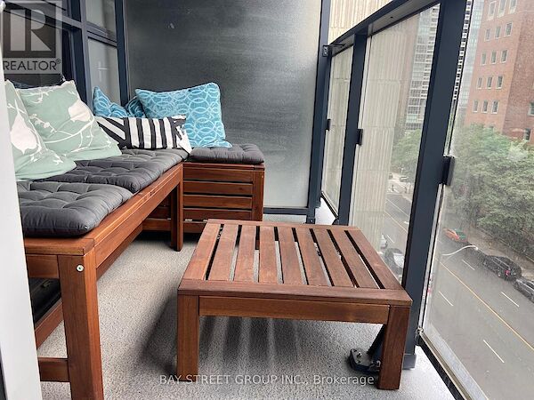 Toronto 2 bedrooms Apartment for rent. Property photo: 621091-2