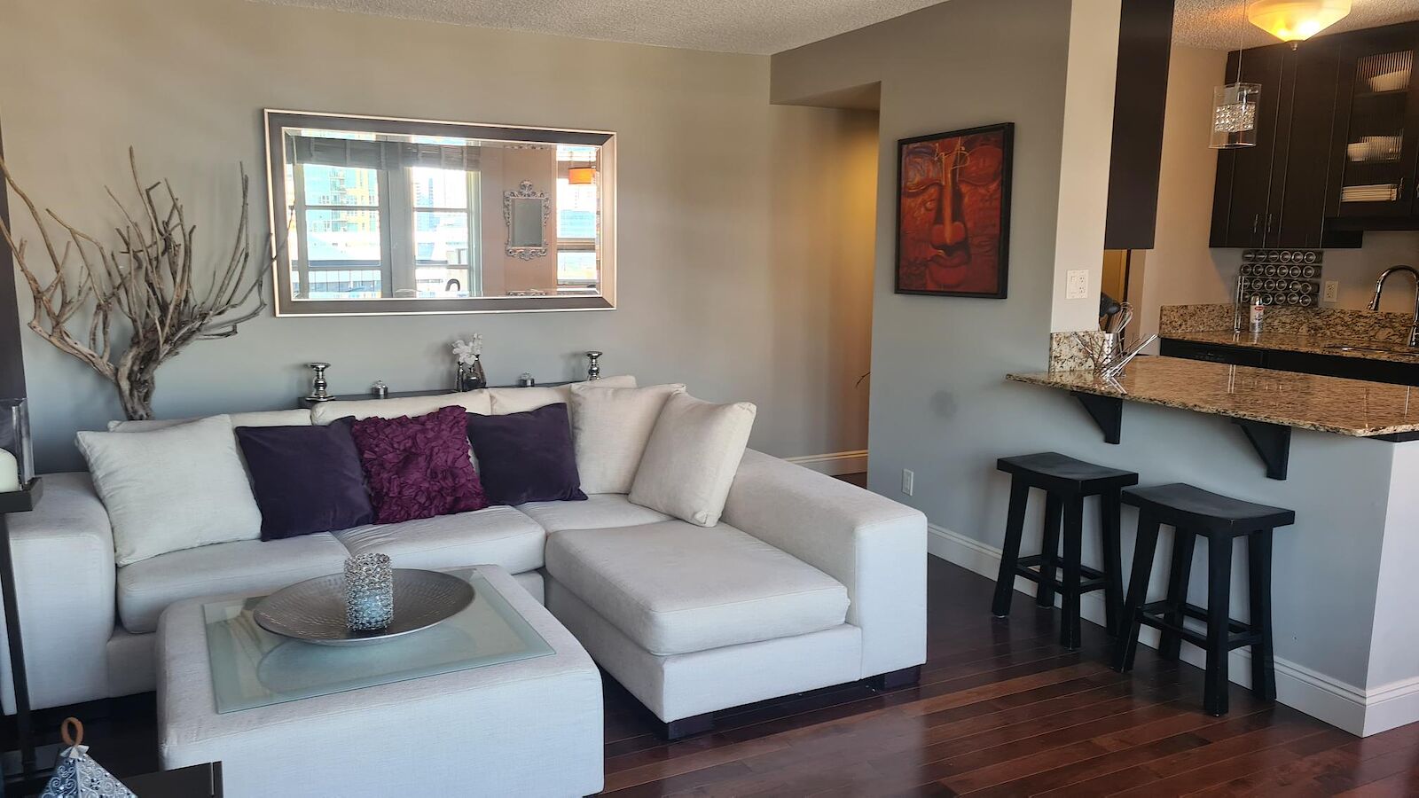Calgary 2 bedrooms Condo Unit for rent. Property photo: 62272-1