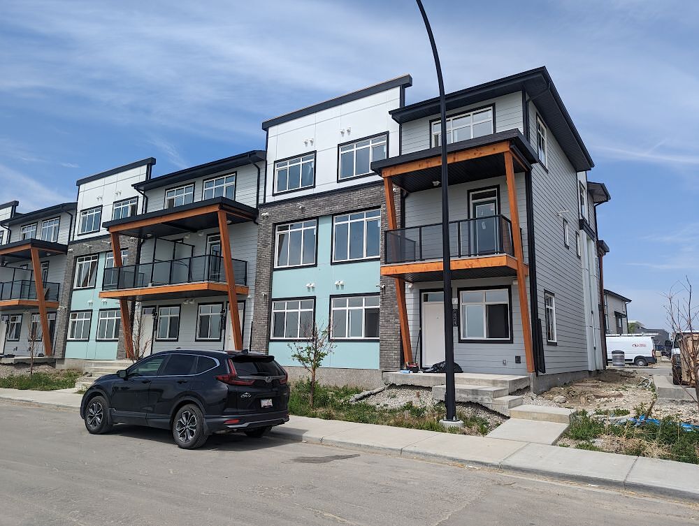 Calgary 1 bedroom Townhouse for rent. Property photo: 623668-1