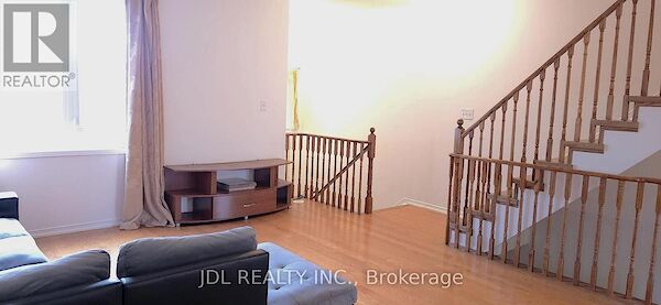 Toronto 4 bedrooms Townhouse for rent. Property photo: 623821-3