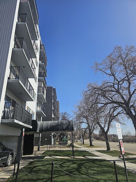 Edmonton 2 bedrooms Condo Unit for rent. Property photo: 623903-2