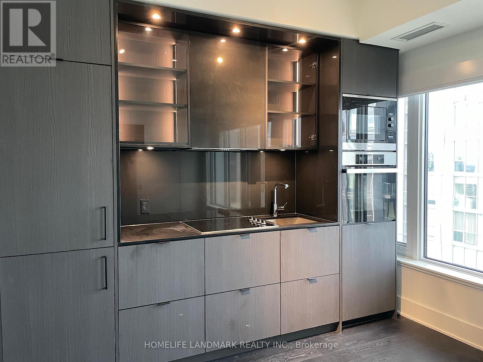 Toronto studio Apartment for rent. Property photo: 623998-1