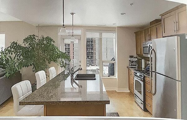 Kelowna 2 + Den bedrooms Condo Unit for rent. Property photo: 626650-2