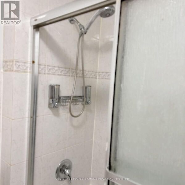 Toronto 2 bedrooms House for rent. Property photo: 626999-2