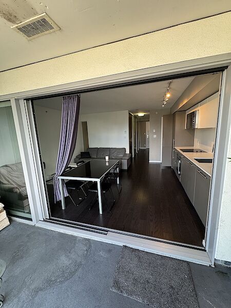 Vancouver 1 bedroom Condo Unit for rent. Property photo: 627289-3