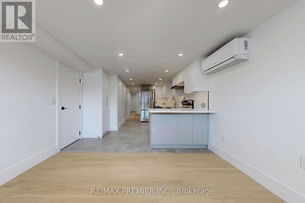 Toronto 2 bedrooms Townhouse for rent. Property photo: 627300-3