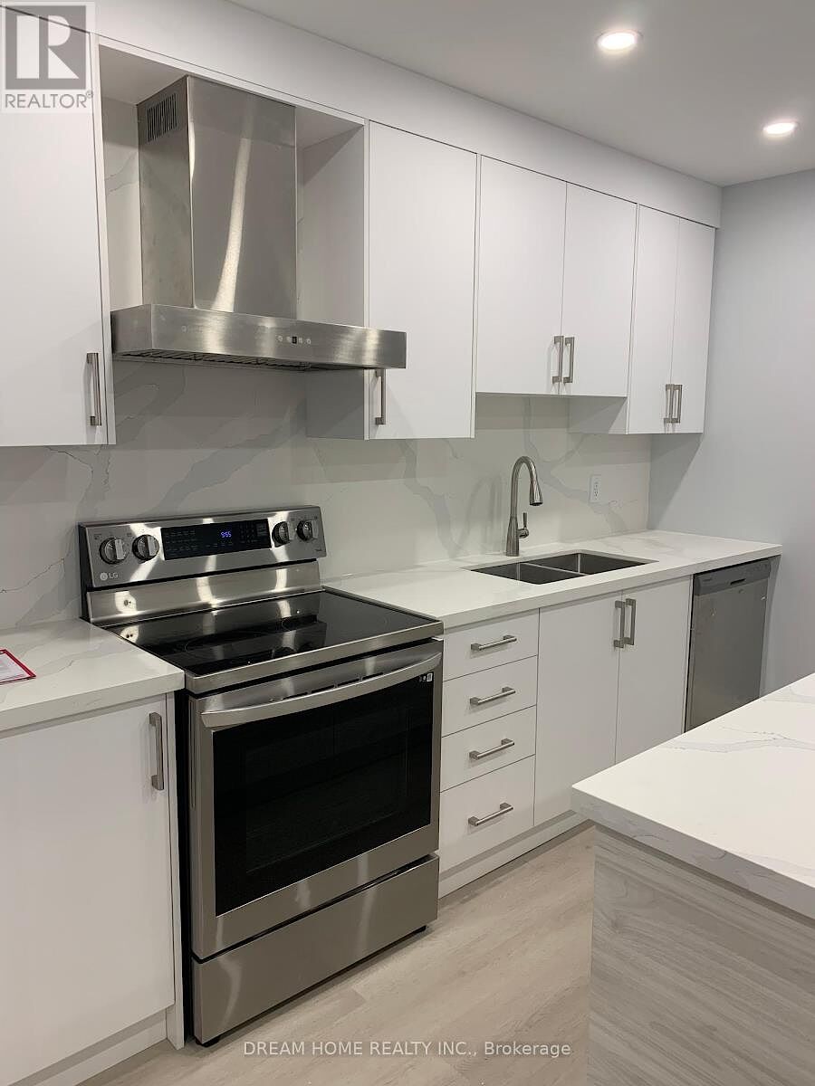 Toronto 1 bedroom Townhouse for rent. Property photo: 627331-1