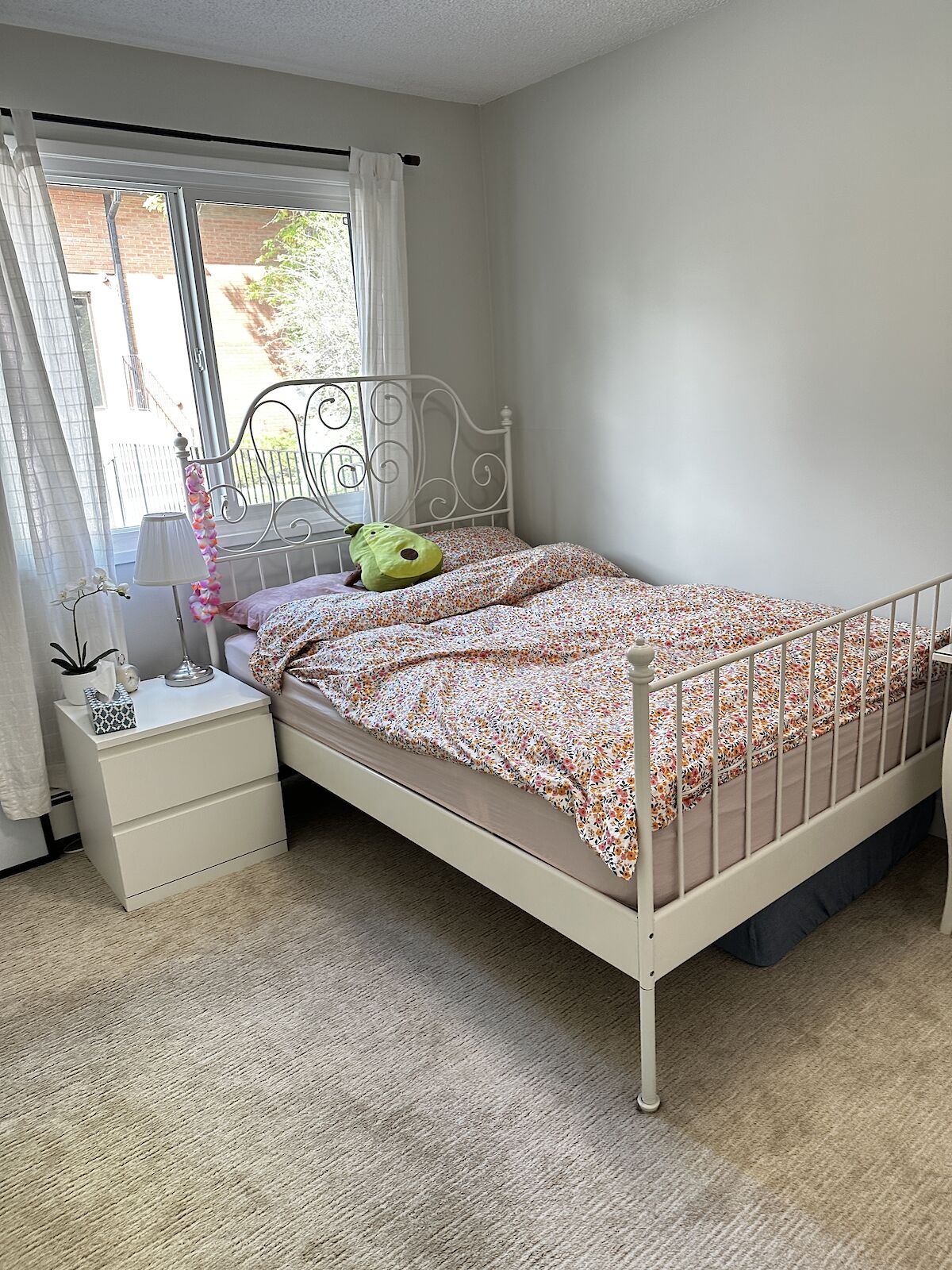 Calgary 2 bedrooms Room For Rent for rent. Property photo: 628075-1