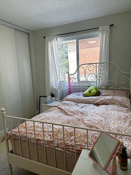 Calgary 2 bedrooms Room For Rent for rent. Property photo: 628075-2