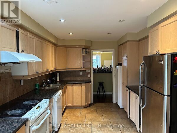 Toronto 3 bedrooms House for rent. Property photo: 628320-2