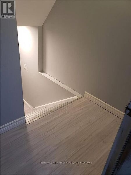 Oshawa 3 bedrooms House for rent. Property photo: 628640-3