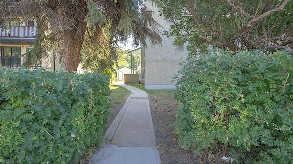 Side+Walk+way Red Deer 1 bedroom Condo Unit for rent. Property photo: 628880-3