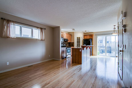 Calgary 4 bedrooms Duplex for rent. Property photo: 62891-2