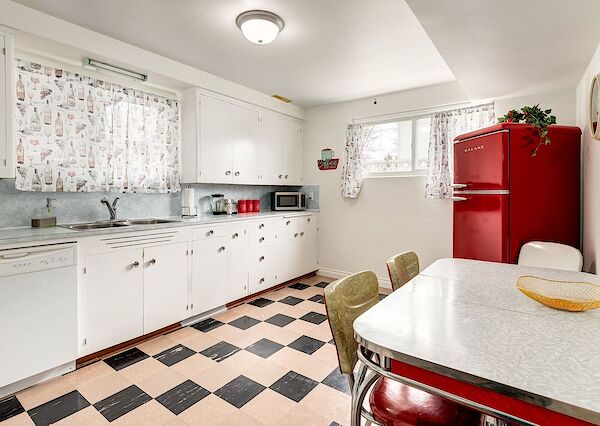 Calgary 2 bedrooms Basement for rent. Property photo: 629248-3