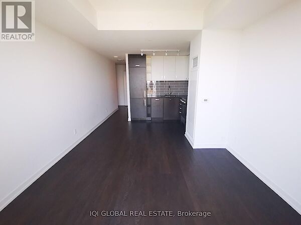 Toronto studio Apartment for rent. Property photo: 630095-2