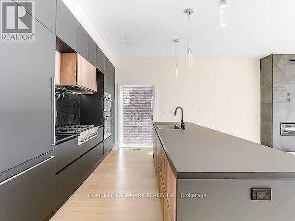 Mississauga 5 bedrooms House for rent. Property photo: 630328-2