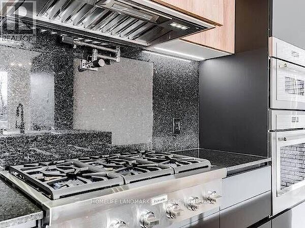 Mississauga 5 bedrooms House for rent. Property photo: 630328-3