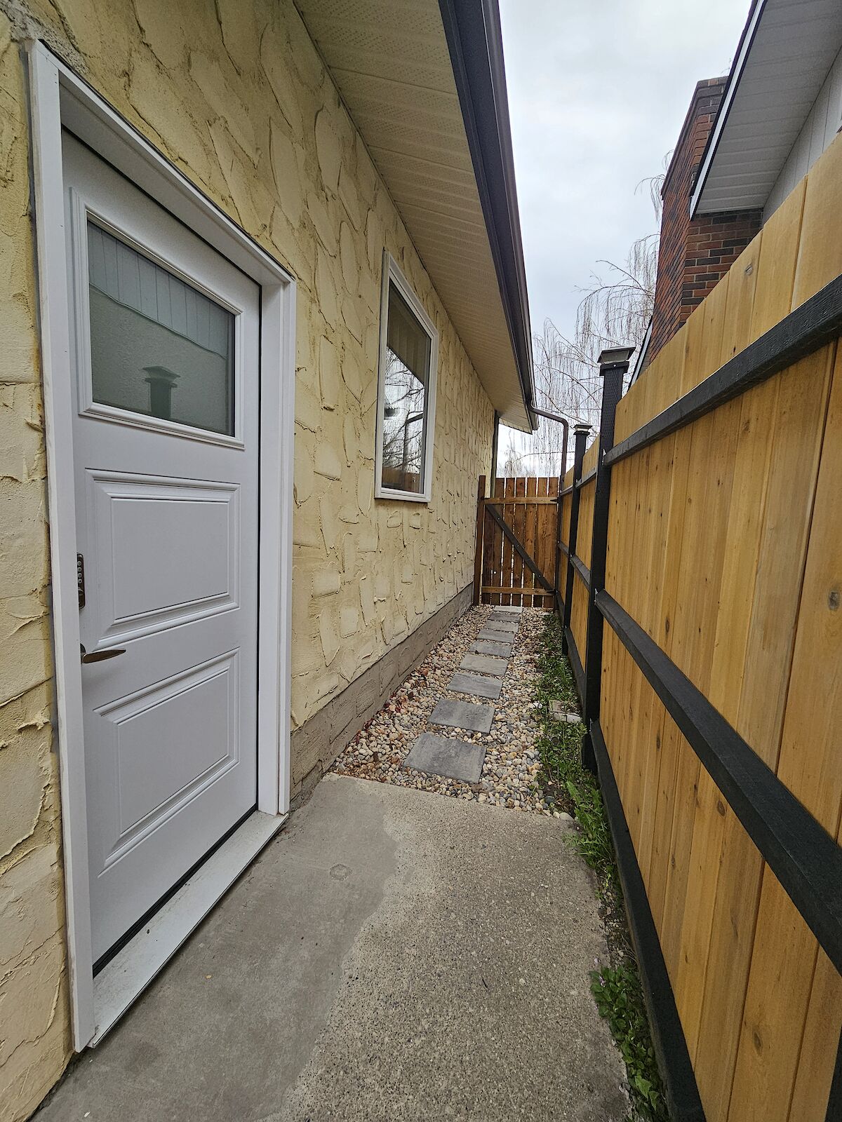 Calgary 2 bedrooms Basement for rent. Property photo: 630368-1