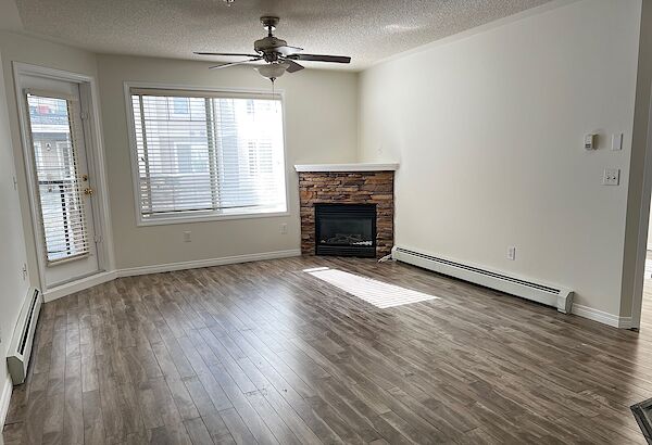 Calgary 2 bedrooms Condo Unit for rent. Property photo: 630478-2