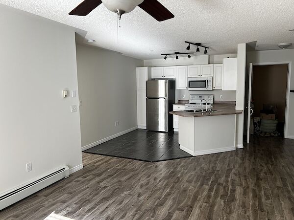Calgary 2 bedrooms Condo Unit for rent. Property photo: 630478-3
