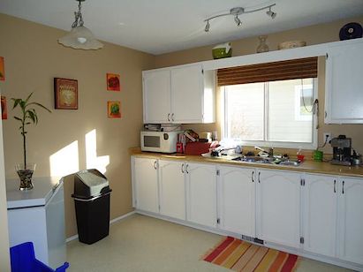 Large+sunny+kitchen+Tons+of+counter+space+ Calgary 2 bedrooms Main Floor for rent. Property photo: 63053-2
