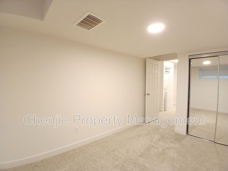 Edmonton 1 bedroom Basement for rent. Property photo: 630569-1