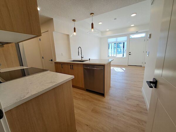 Calgary 2 bedrooms Townhouse for rent. Property photo: 630933-2