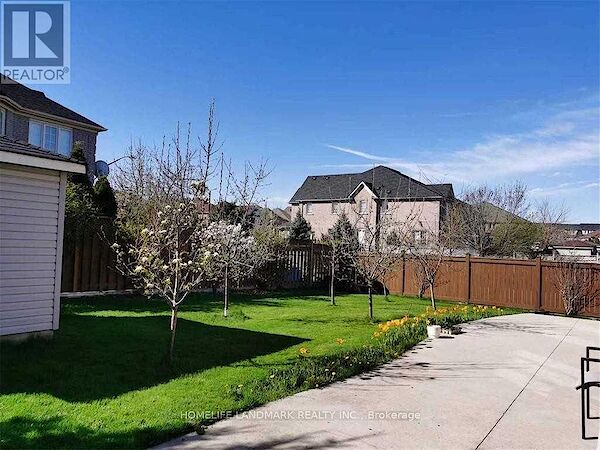 Mississauga 5 bedrooms House for rent. Property photo: 631382-2