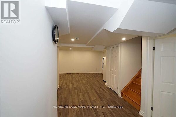 Mississauga 5 bedrooms House for rent. Property photo: 631382-3