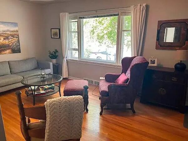 Calgary 1 bedroom Room For Rent for rent. Property photo: 631397-2