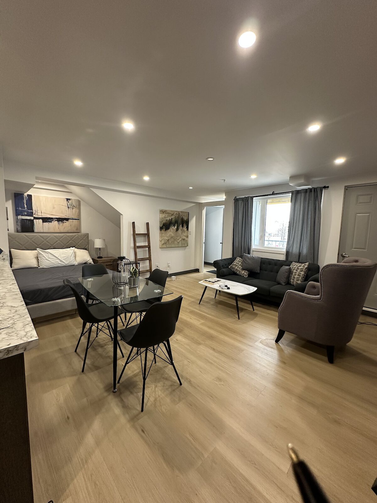 Edmonton 2 + Den bedrooms Condo Unit for rent. Property photo: 631432-1