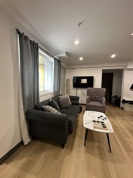 Edmonton 2 + Den bedrooms Condo Unit for rent. Property photo: 631432-3