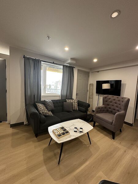 Edmonton 2 + Den bedrooms Condo Unit for rent. Property photo: 631432-2
