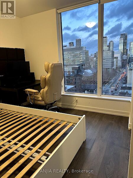 Toronto 2 bedrooms Apartment for rent. Property photo: 631513-2