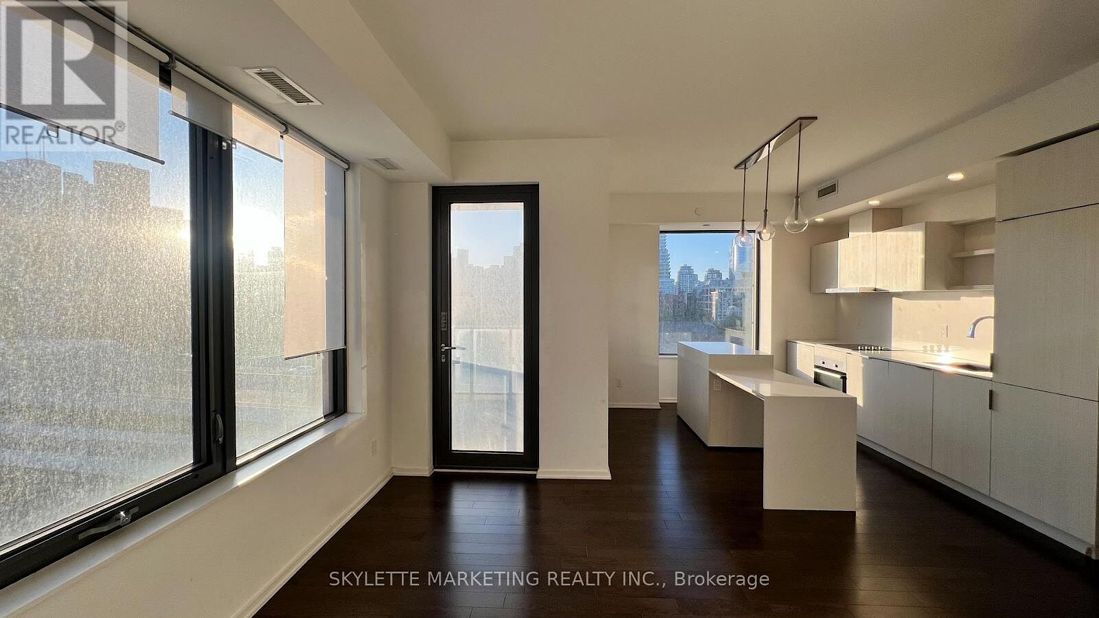 Toronto 3 bedrooms Apartment for rent. Property photo: 631571-1