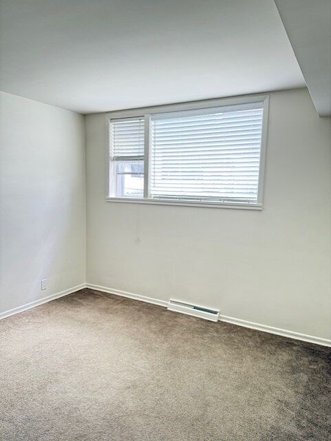 Calgary 3 bedrooms Basement for rent. Property photo: 631587-1