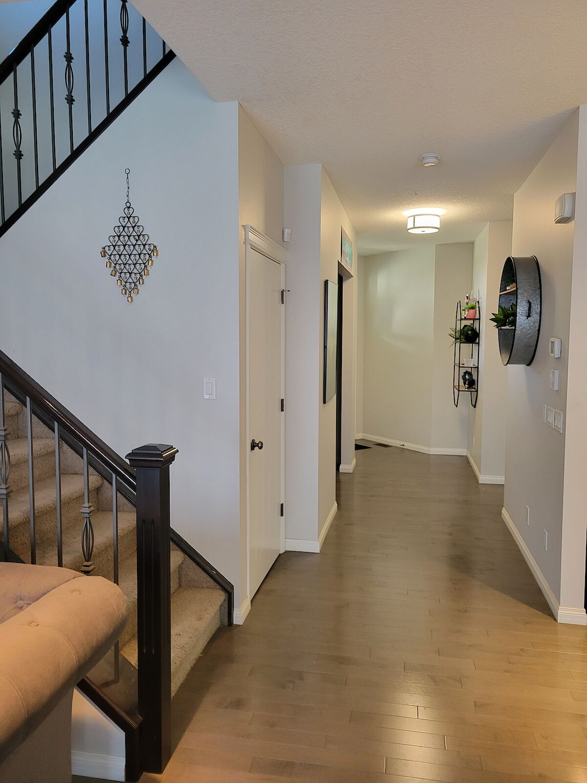 Calgary 4 bedrooms House for rent. Property photo: 631679-1