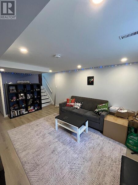 Mississauga 3 bedrooms House for rent. Property photo: 631909-3