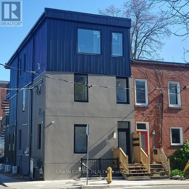 Toronto 2 bedrooms House for rent. Property photo: 632102-1