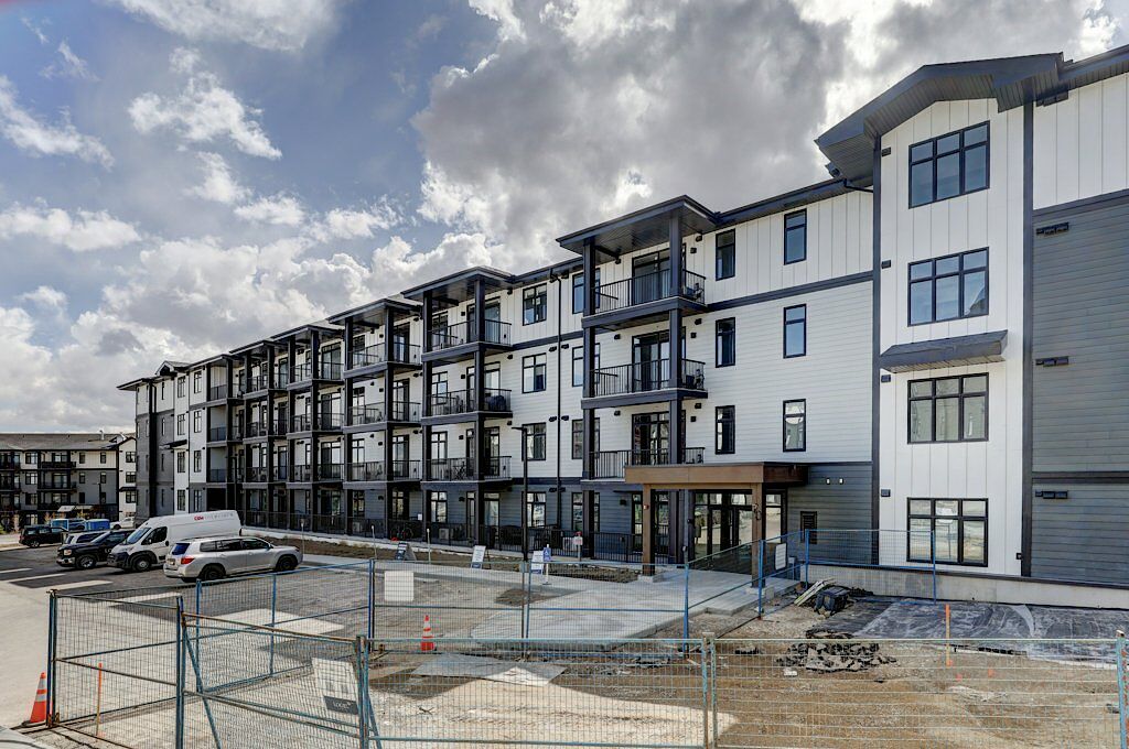 Calgary 2 bedrooms Condo Unit for rent. Property photo: 632183-1