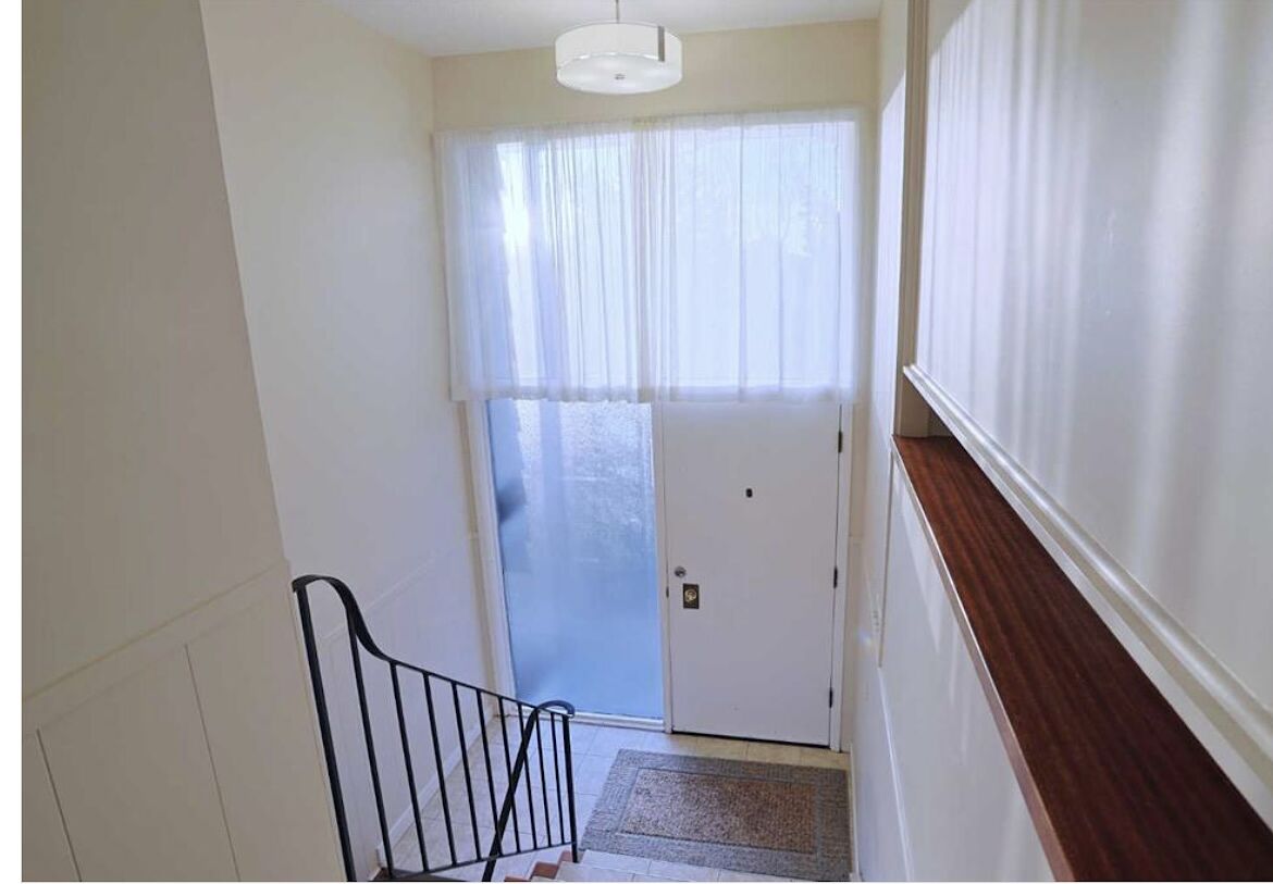 Calgary 4 + Den bedrooms House for rent. Property photo: 632199-1
