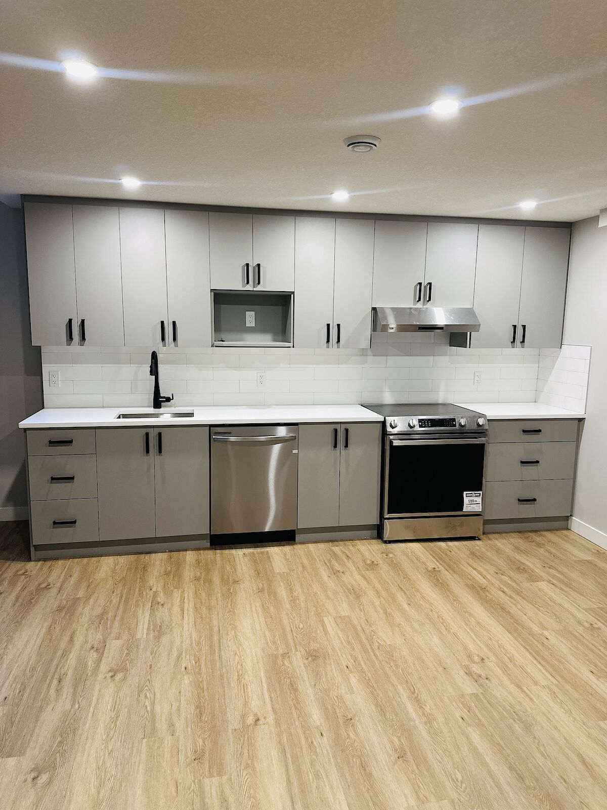 Calgary 2 bedrooms Basement for rent. Property photo: 632560-1