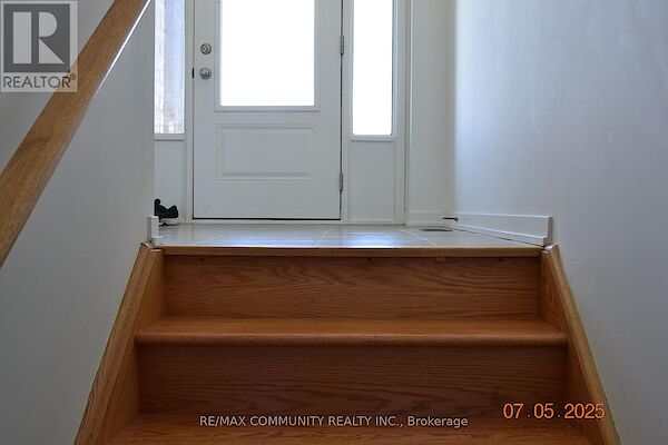 Oshawa 3 bedrooms Townhouse for rent. Property photo: 632637-2